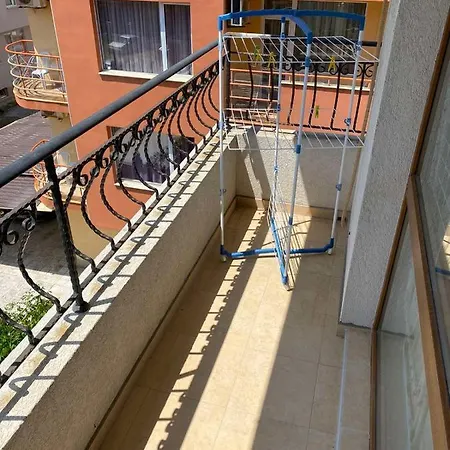 алина стамополу Apartamento Primorsko